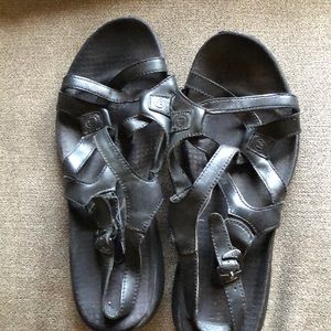 Merrell black strap sandals leather upper